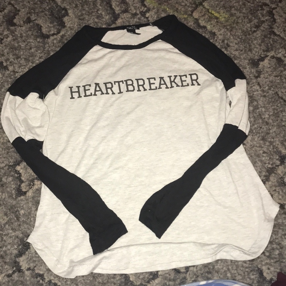 gray and black long sleeve shirt